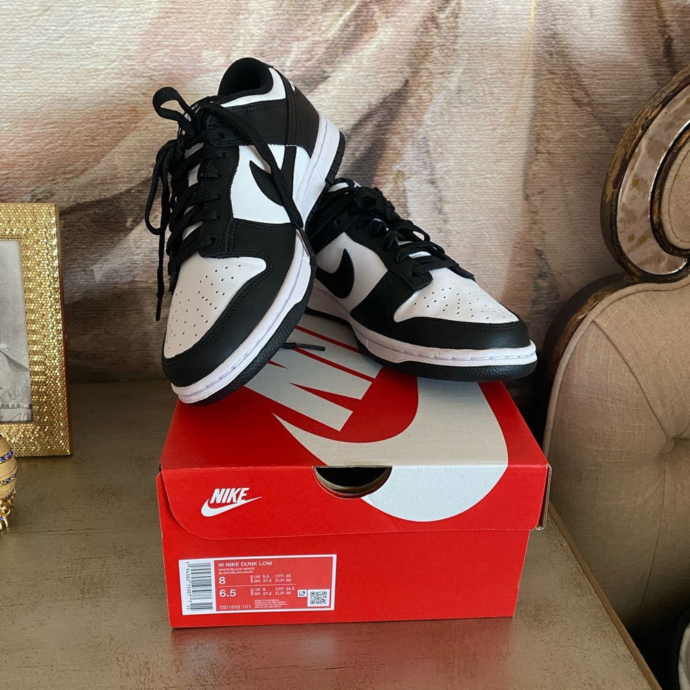Nike panda dunks NIB